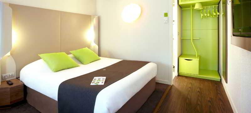 Campanile Grenoble Nord - Saint-Egreve Hotel Bagian luar foto