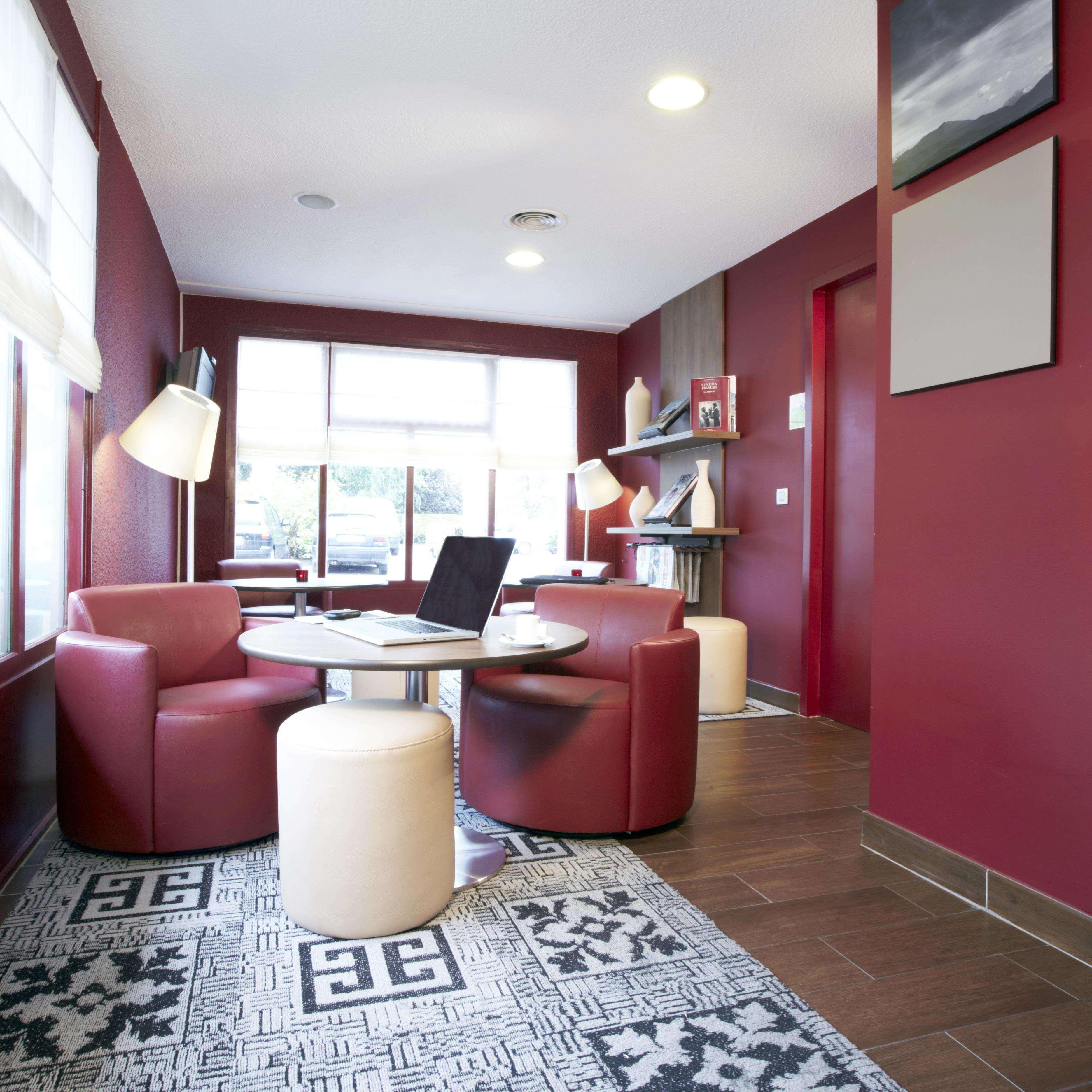Campanile Grenoble Nord - Saint-Egreve Hotel Bagian luar foto