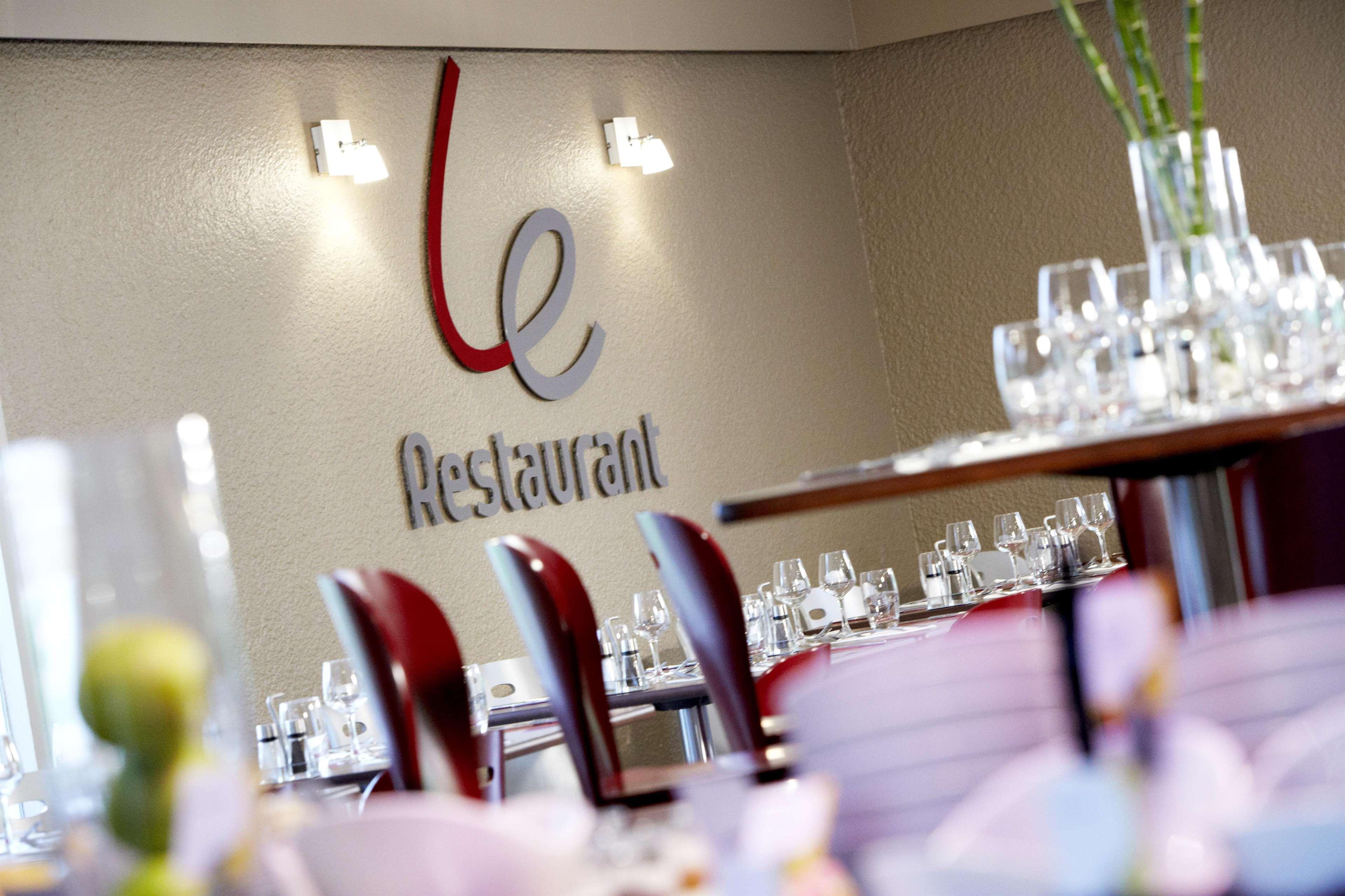 Campanile Grenoble Nord - Saint-Egreve Hotel Restoran foto